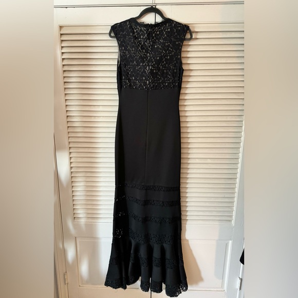 STUNNING MATTE JERSEY BLACK SQUARE NECK GOWN W/LACE INSERTS SZ 6 MINT CONDITION - Picture 2 of 9